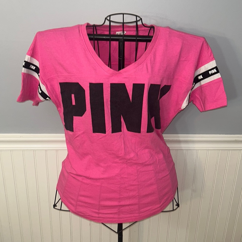 Pink v-neck tshirt